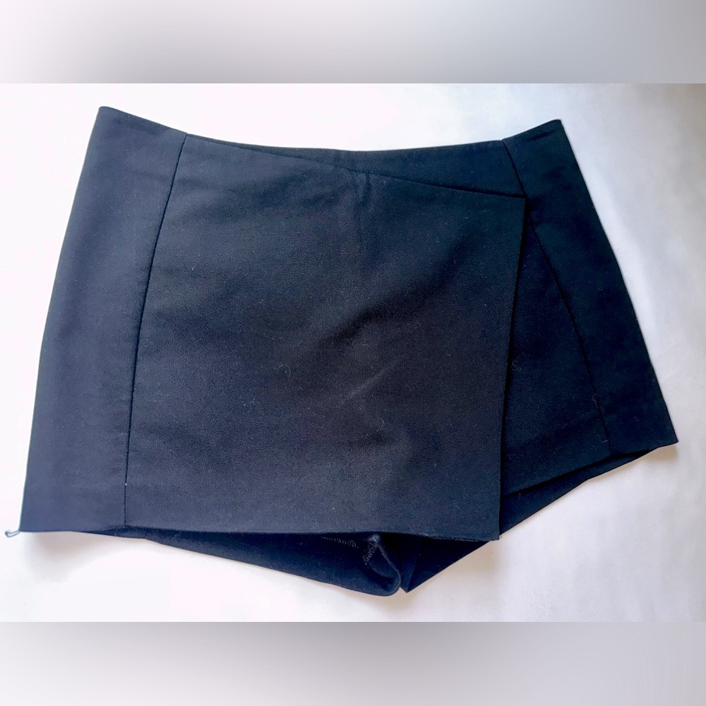 Express Black Skort